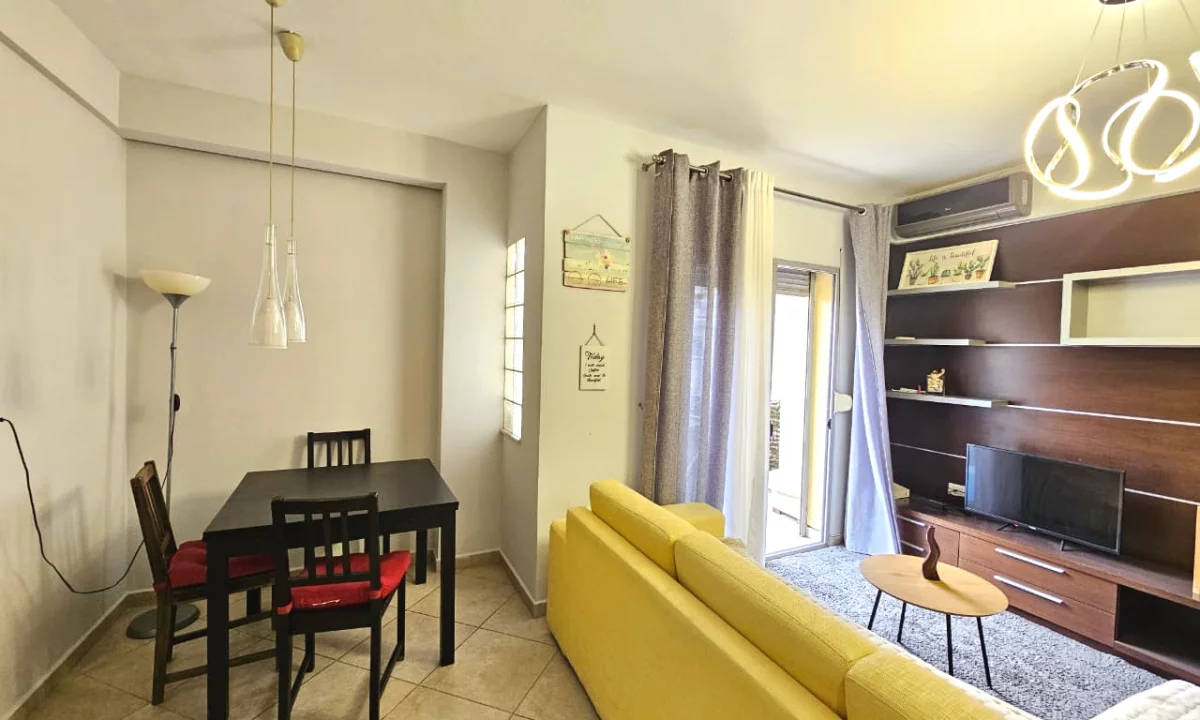 Shtepi me qera Apartament ne Tirane, 1+1, Mobilimi E mobiluar, Pagesa 500  Euro.
