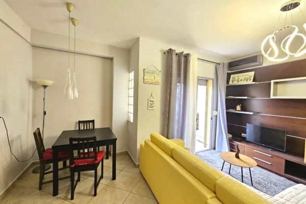 Jepet me qira Apartament 1+1 tek rruga Ali Demi tek Fax News