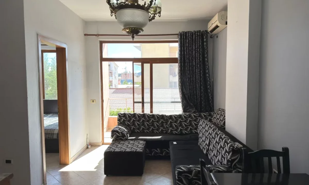 Shtepi ne shitje Apartament ne Tirane, 1+1, Mobilimi E mobiluar, Pagesa 88,000  Euro.