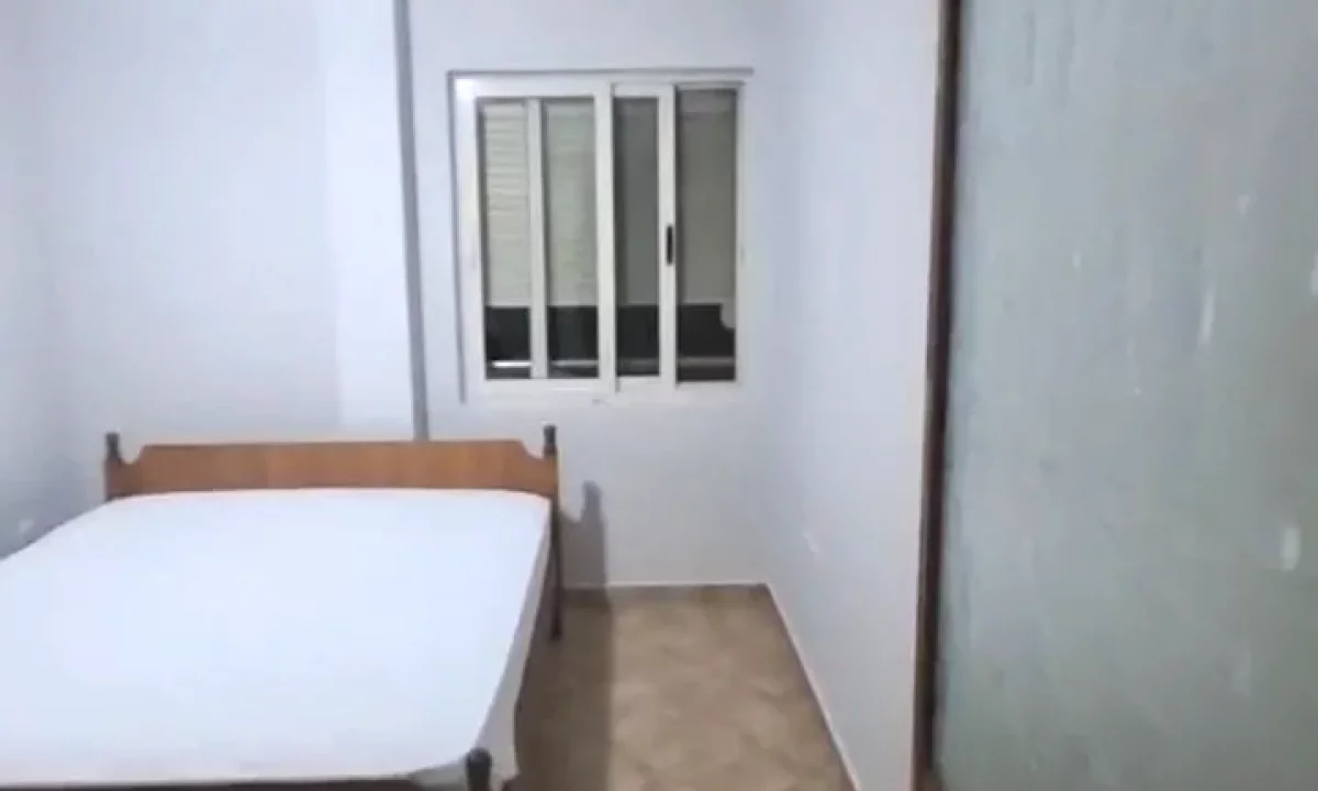 Shtepi me qera Apartament ne Tirane, 1+1, Mobilimi E mobiluar, Pagesa 400  Euro.