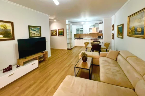 Jepet apartament 1+1 me qira tek Rruga Mustafa Matohiti , Piramida , Rruga e Elbasanit .