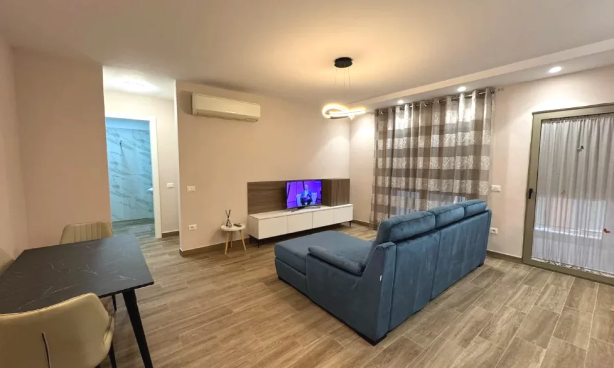 Shtepi me qera Apartament ne Tirane, 1+1, Mobilimi E mobiluar, Pagesa 900  Euro.