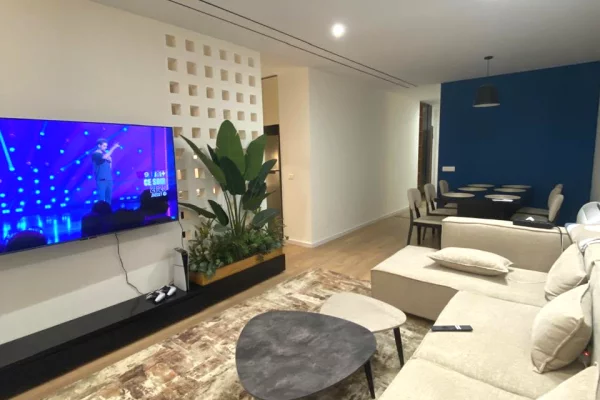 Shtepi me qera 3+1 ne Tirane - 1,100 Euro