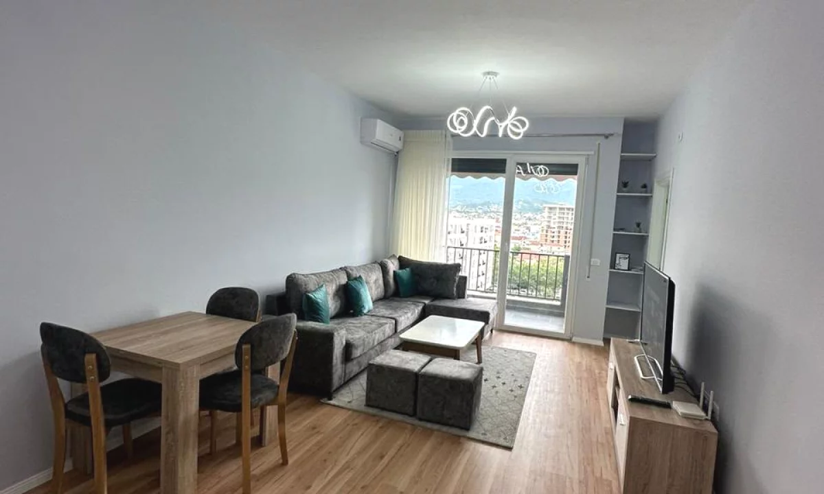 Shtepi me qera Apartament ne Tirane, 2+1, Mobilimi E mobiluar, Pagesa 600  Euro.