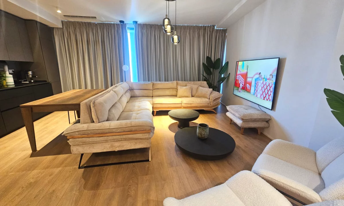 Shtepi me qera Apartament ne Tirane, 2+1, Mobilimi E mobiluar, Pagesa 2,500  Euro.