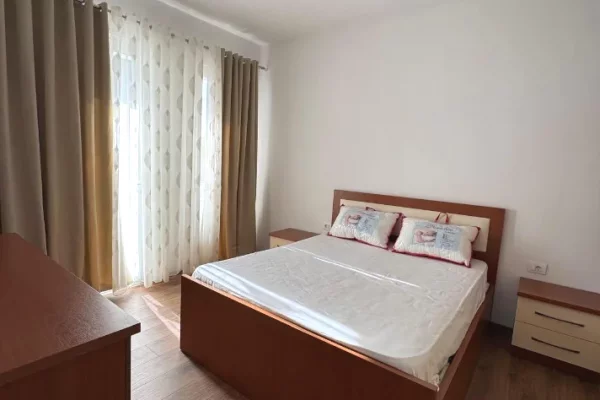 Shtepi me qera 2+1 ne Tirane - 470 Euro