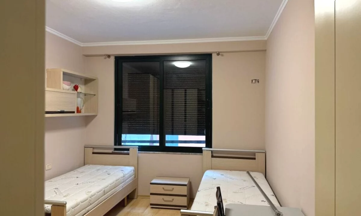 Shtepi ne shitje Apartament ne Tirane, 2+1, Mobilimi E mobiluar, Pagesa 280,000  Euro.
