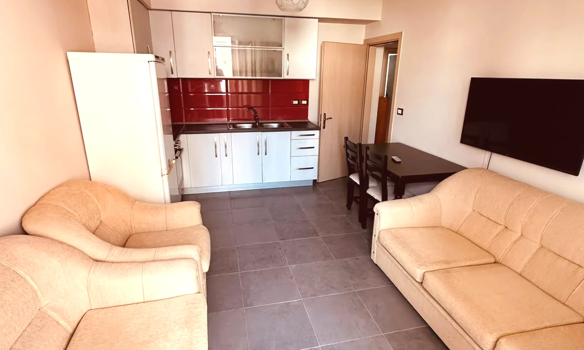 Shtepi me qera Apartament ne Tirane, 1+1, Mobilimi E mobiluar, Pagesa 450  Euro.