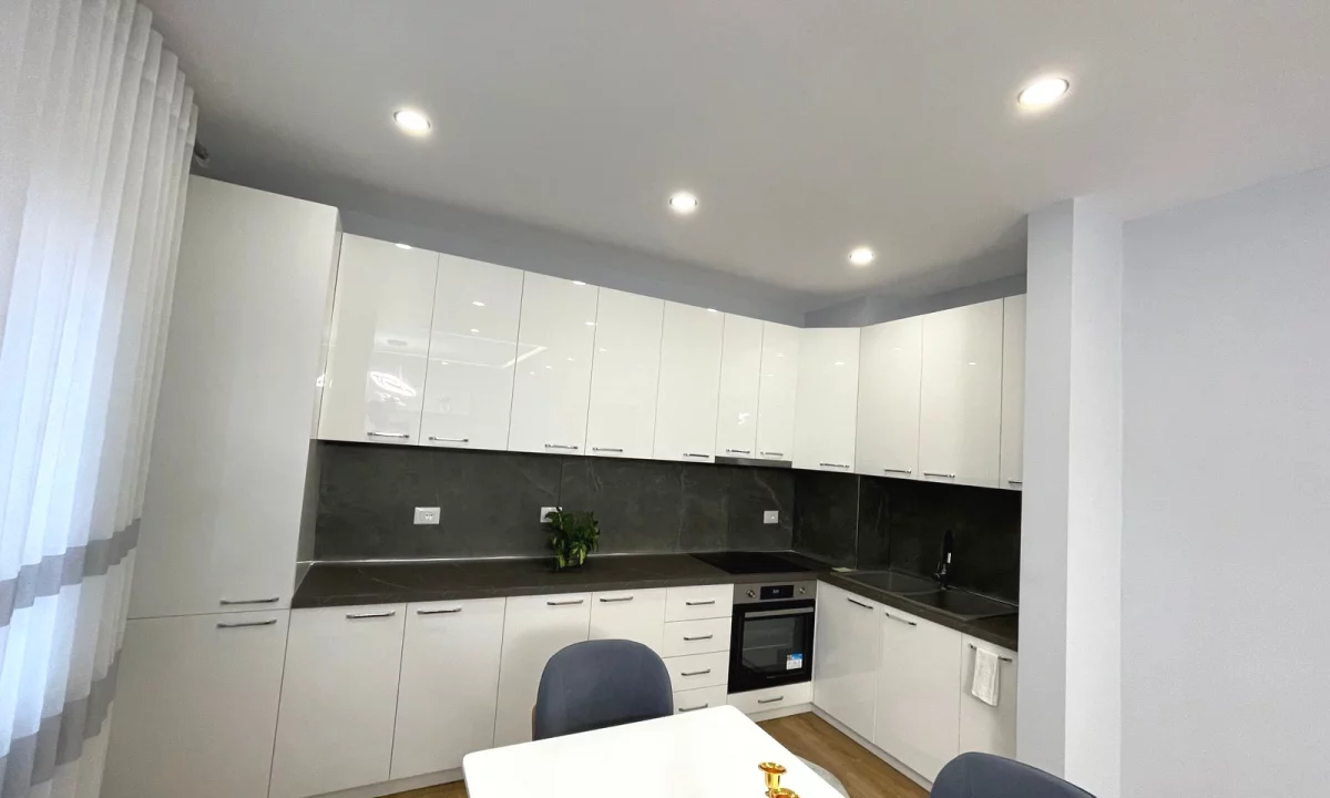Shtepi me qera Apartament ne Tirane, 2+1, Mobilimi E mobiluar, Pagesa 970  Euro.