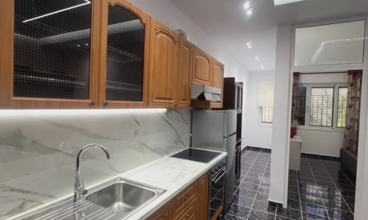 Shtepi me qera Apartament ne Tirane, 2+1, Mobilimi E mobiluar, Pagesa 400  Euro.