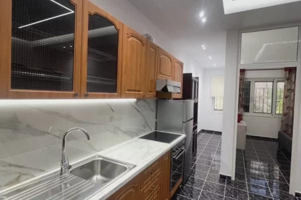Shtepi me qera 2+1 ne Tirane - 400 Euro