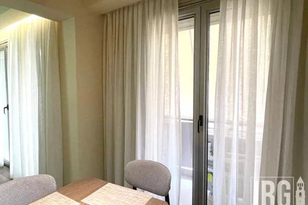 JEPET ME QIRA APARTAMENT 3+1+2+POST PARKIMI TEK KOMPLEKSI NOBIS, TIRANE 2,500 € /Muaj , Liqeni Artif