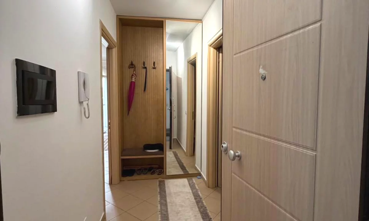 Shtepi me qera Apartament ne Tirane, 1+1, Mobilimi E mobiluar, Pagesa 550  Euro.