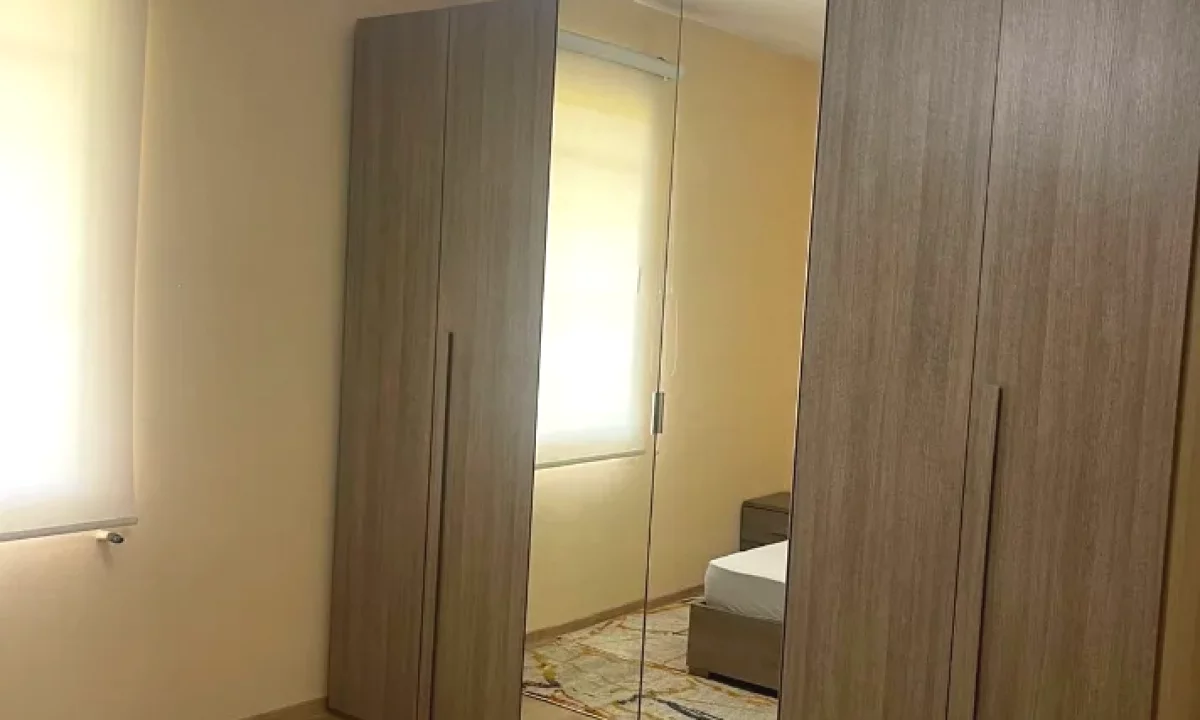 Shtepi me qera Apartament ne Tirane, 2+1, Mobilimi E mobiluar, Pagesa 550  Euro.