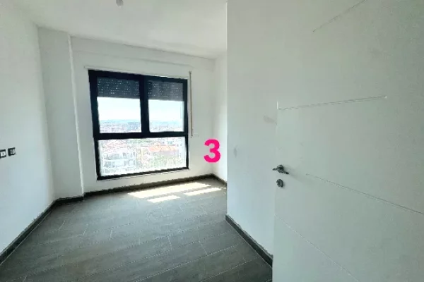 Jepet apartament 3+1+2 me qira tek Kompleksi Ndregjoni , Rruga Jordan Misja , Bulevardi i Ri .