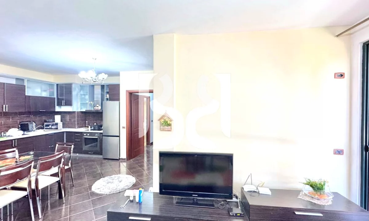 Shtepi me qera Apartament ne Tirane, 2+1, Mobilimi E mobiluar, Pagesa 700  Euro.