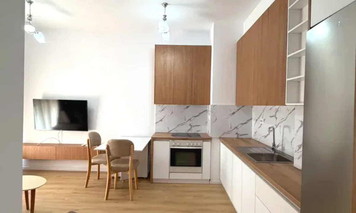 Shtepi me qera Apartament ne Tirane, 1+1, Mobilimi E mobiluar, Pagesa 450  Euro.