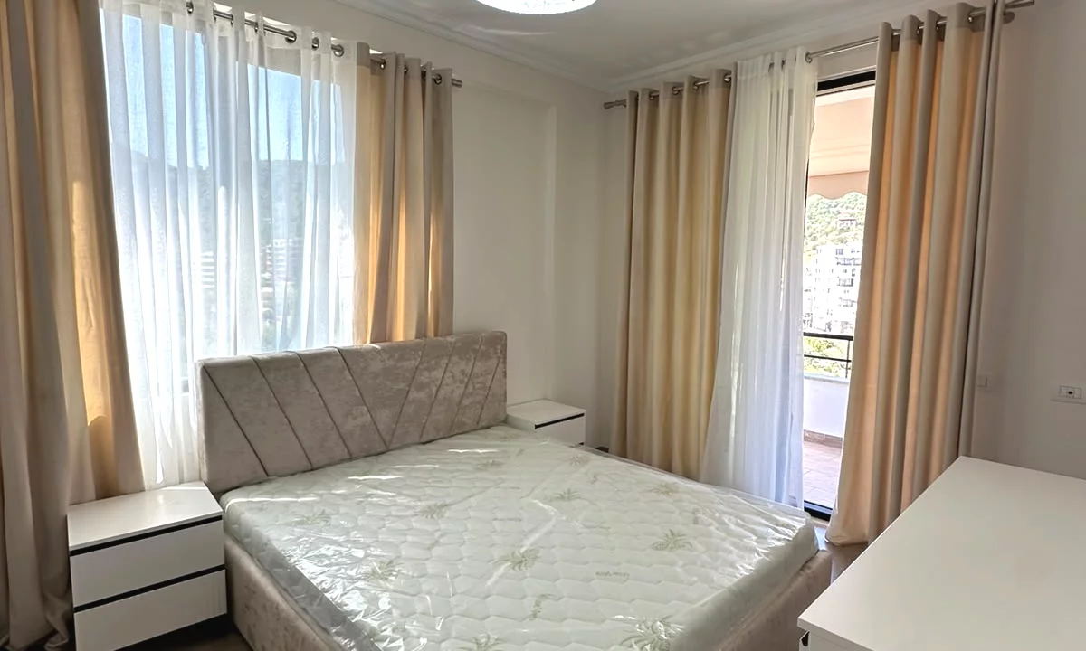 Shtepi ne shitje Apartament ne Tirane, 2+1, Mobilimi E mobiluar, Pagesa 273,000  Euro.