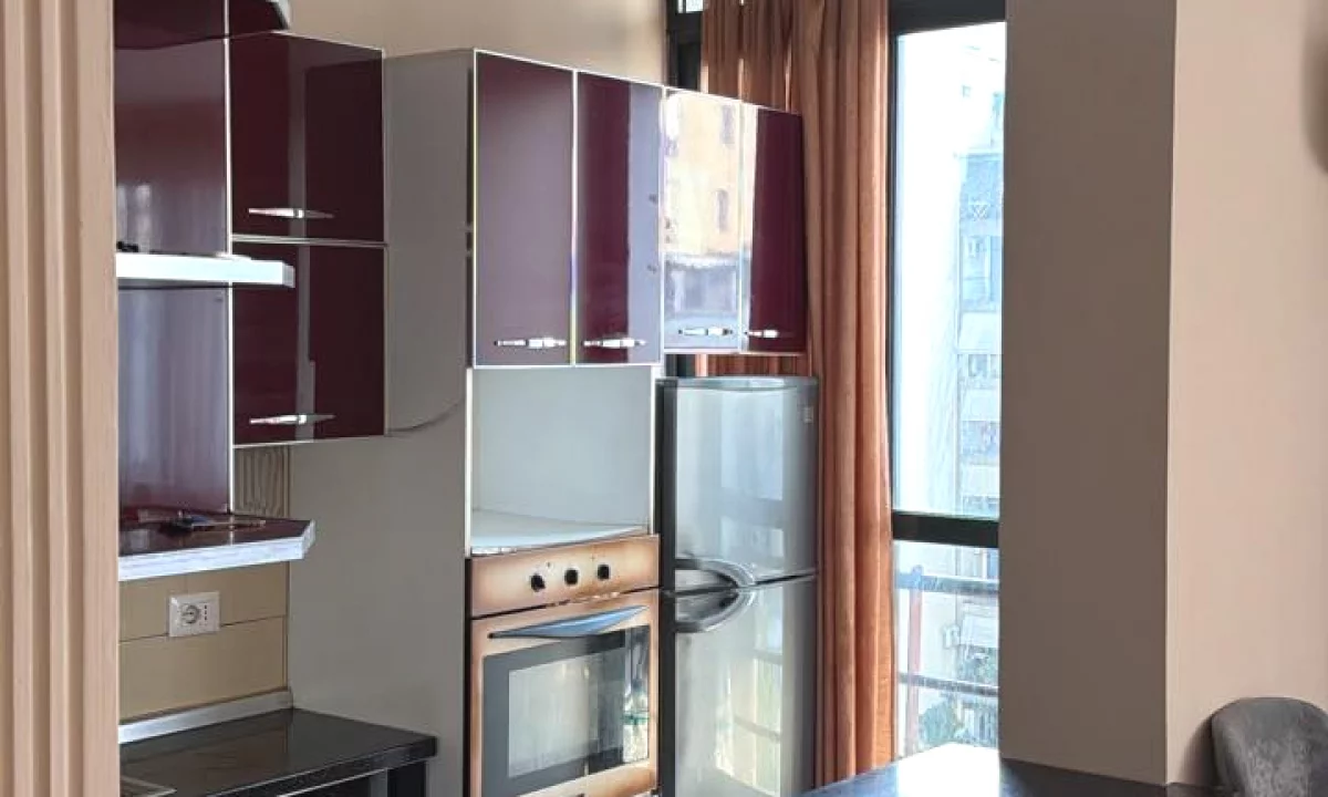 Shtepi ne shitje Apartament ne Tirane, 2+1, Mobilimi E mobiluar, Pagesa 250,000  Euro.