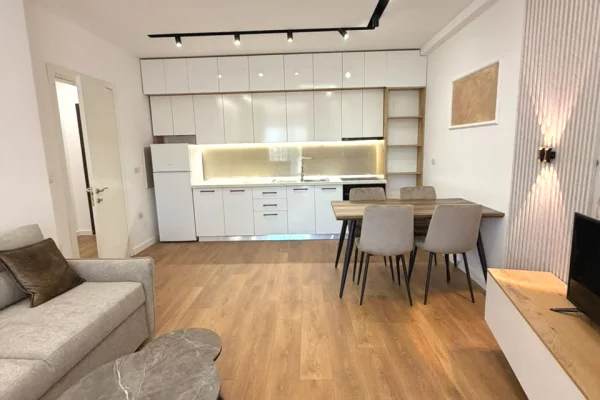 Shitet Apartament 1+1 tek Zogu i Zi , Rruga Studenti , prane The Cozy Nest , 21 Dhjetori , Rruga e K