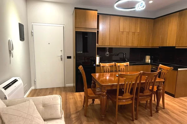 Shtepi me qera 2+1 ne Tirane - 750 Euro
