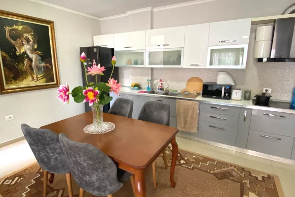!!@@@ Shitet apartament 2+1+2+Verande ne Astir , prane Bar Oksigjeni , Yzberisht , Kashar .!!!@