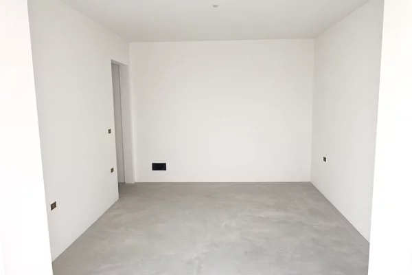Shitet apartament 3+1+2 tek Rruga Myslym Shyri , prane BKT .