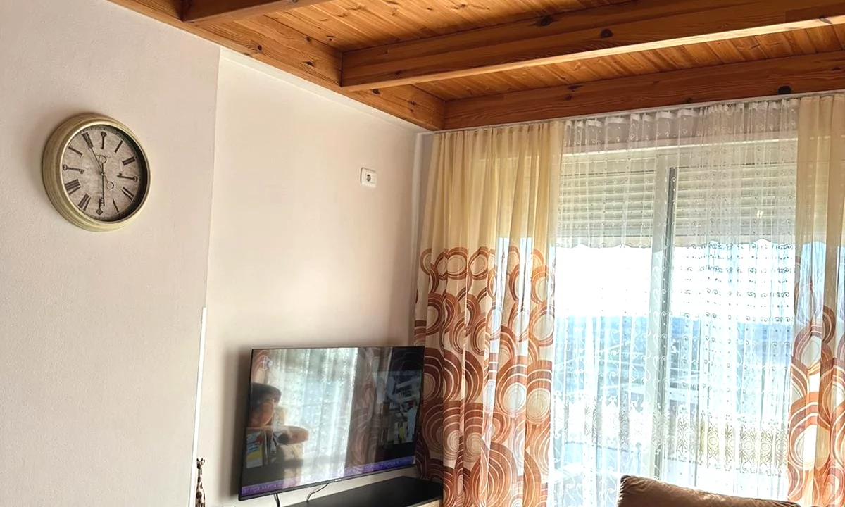 Shtepi me qera Duplex(shtepi me 2 kate) ne Tirane, 2+1, Mobilimi E mobiluar, Pagesa 500  Euro.