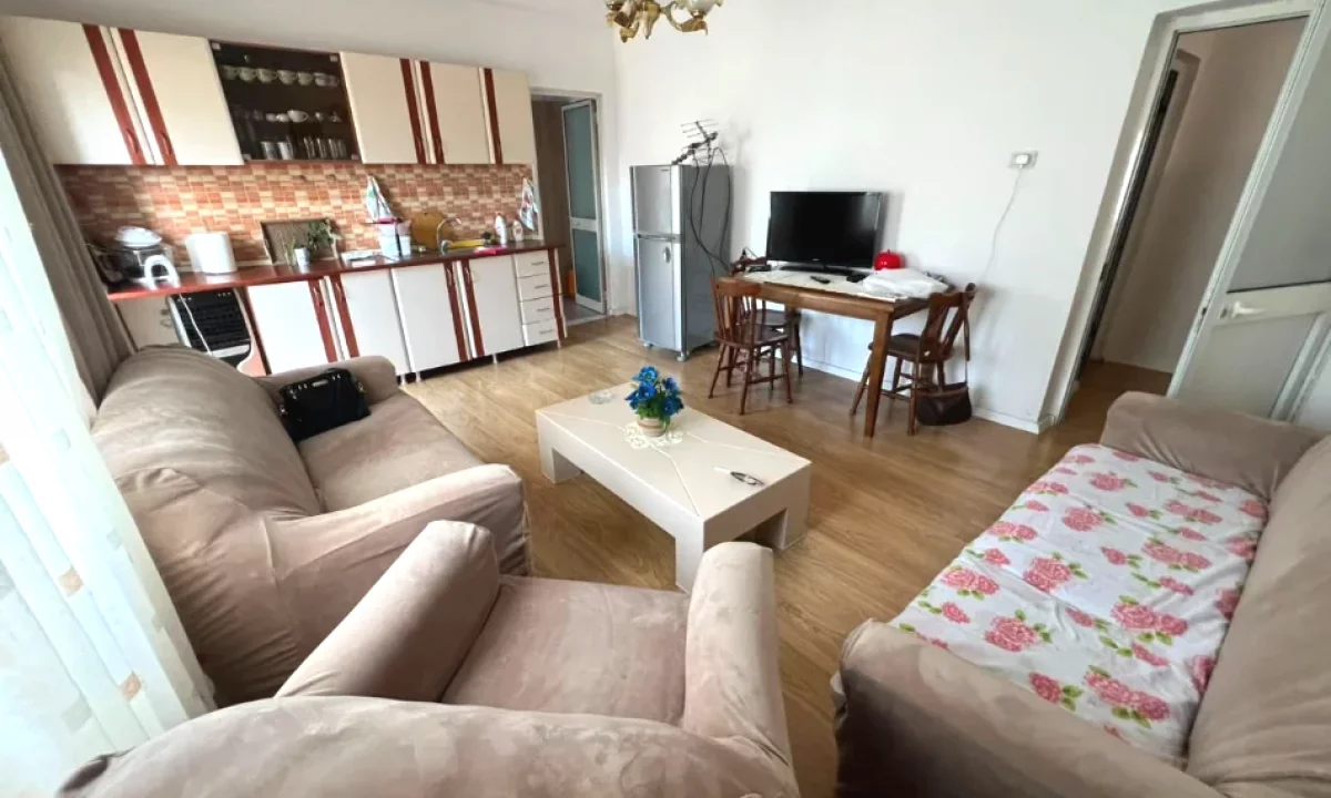 Shtepi ne shitje Apartament ne Tirane, 3+1, Mobilimi E mobiluar, Pagesa 160,000  Euro.