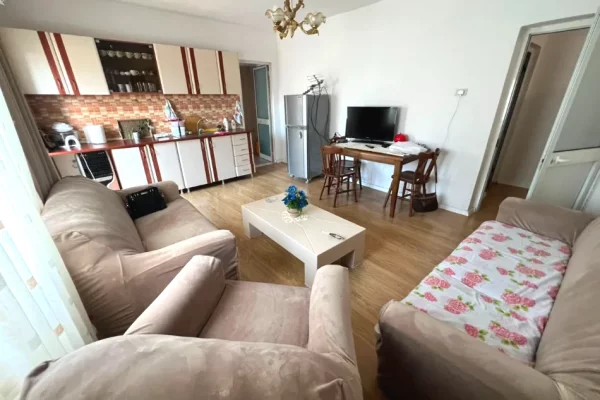Shitet apartament 3+1+Depo+Ballkon tek Zogu i Zi .