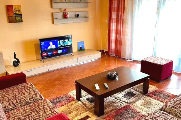 Shtepi me qera 2+1 ne Tirane - 1,000 Euro