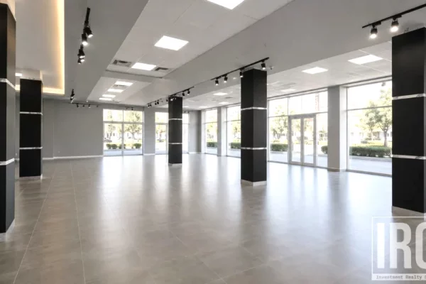 Jepet ambient biznesi me qira tek Casa Italia .