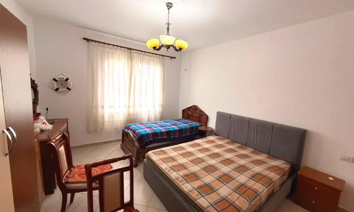 Shtepi me qera Apartament ne Tirane, 3+1, Mobilimi E mobiluar, Pagesa 600  Euro.