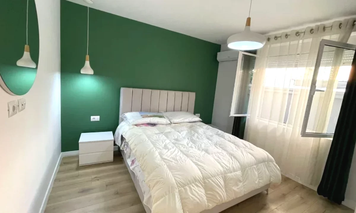 Shtepi me qera Shtepi Private ne Tirane, 2+1, Mobilimi E mobiluar, Pagesa 1,000  Euro.