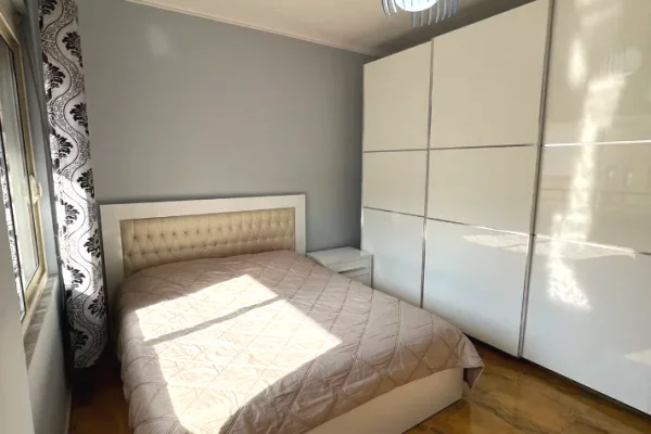Shtepi me qera 2+1 ne Tirane - 700 Euro