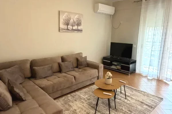 Shitet apartament 2+1+2 tek Selvia , Rruga e Dibres .