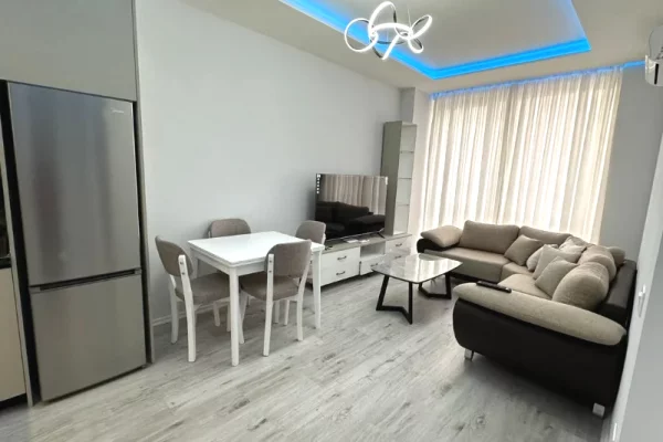Jepet me qira apartament 1+1 tek Rruga Riza Cerova , Rruga Bardhyl , Shkolla e Kuqe .