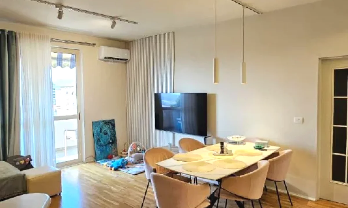 Shtepi me qera Apartament ne Tirane, 2+1, Mobilimi E mobiluar, Pagesa 950  Euro.