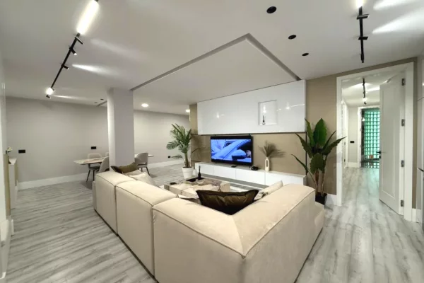 Jepet apartament 2+1+2 me qira tek Ish Blloku , Rruga Ibrahim Rrugova , Sheshi Willson , Stadiumi Di
