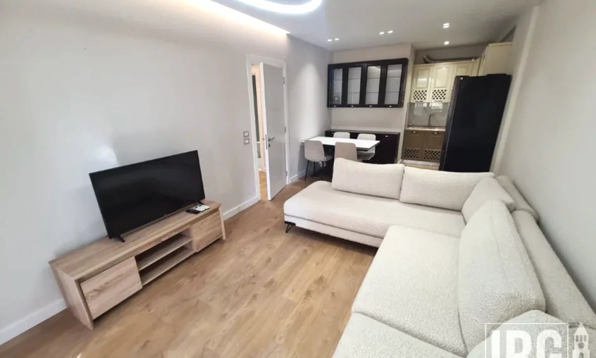 Shtepi me qera Apartament ne Tirane, 2+1, Mobilimi E mobiluar, Pagesa 1,200  Euro.