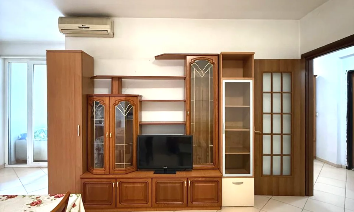 Shtepi me qera Apartament ne Tirane, 2+1, Mobilimi E mobiluar, Pagesa 600  Euro.