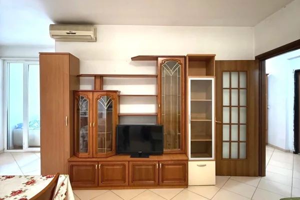 JEPET ME QIRA APARTAMENT 2+1 + ANEKS + BALLKON – SELVIA , QENDER , Rruga e Dibres .