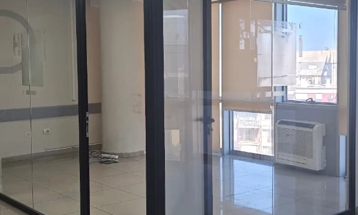 Jepet ambient biznesi per zyre me qira tek Selvia , Rruga e Dibres .
