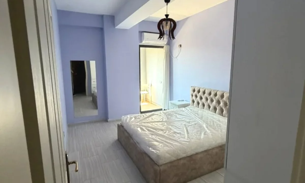 Shtepi me qera Apartament ne Tirane, 1+1, Mobilimi E mobiluar, Pagesa 500  Euro.