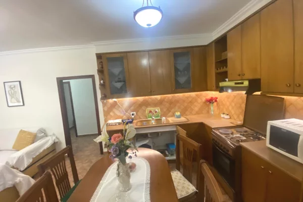 Shtepi me qera 2+1 ne Tirane - 600 Euro