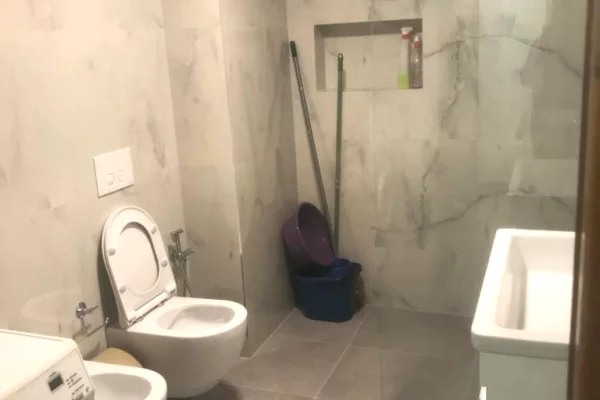 Shtepi me qera 2+1 ne Tirane - 600 Euro