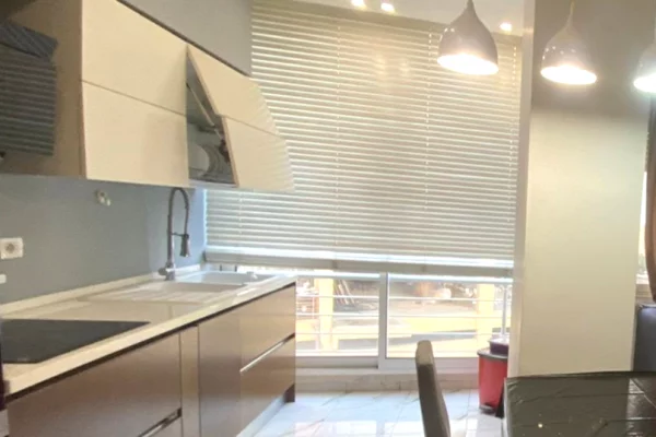 Shtepi me qera 2+1 ne Tirane - 700 Euro