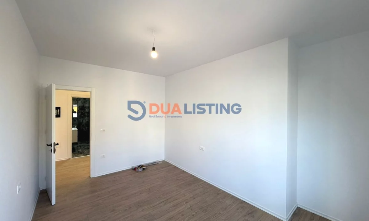 Shtepi ne shitje Apartament ne Tirane, 2+1, Mobilimi Bosh, pa mobiluar, Pagesa 155,000  Euro.