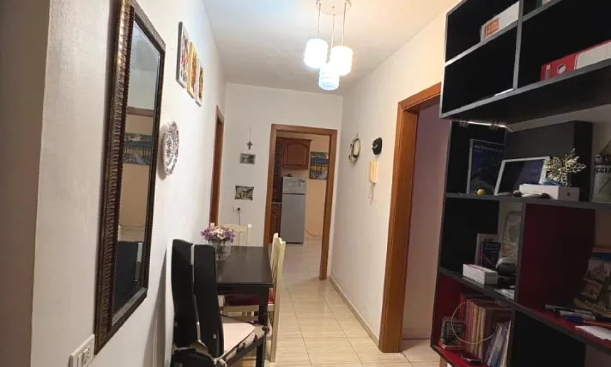 Shtepi me qera Apartament ne Tirane, 1+1, Mobilimi E mobiluar, Pagesa 500  Euro.