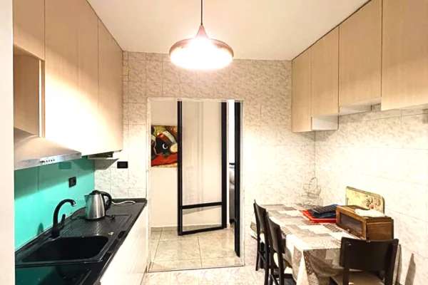 Jepet apartament 2+1+Post Parkimi me qira ne Laprake , Rruga Dritan Hoxha , ish Dogana , Zogu i Zi .